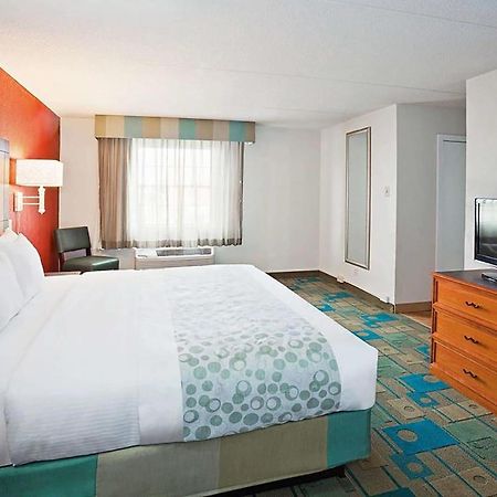 Norwood Inn & Suites Merrillville Exterior photo